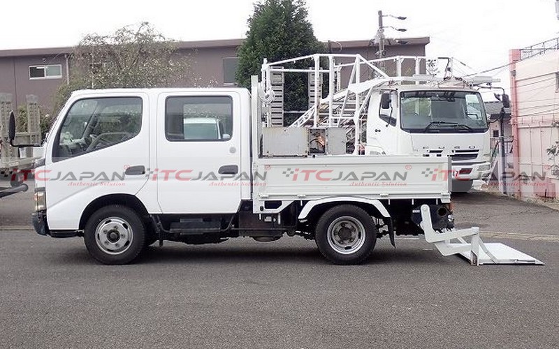 TOYOTA DYNA (2004)