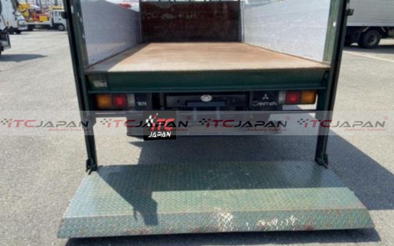 MITSUBISHI CANTER (2005)