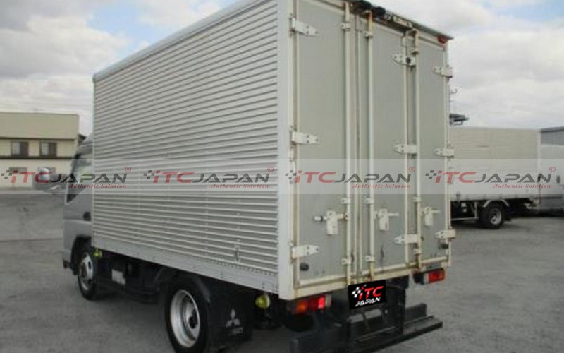 MITSUBISHI CANTER (2008)