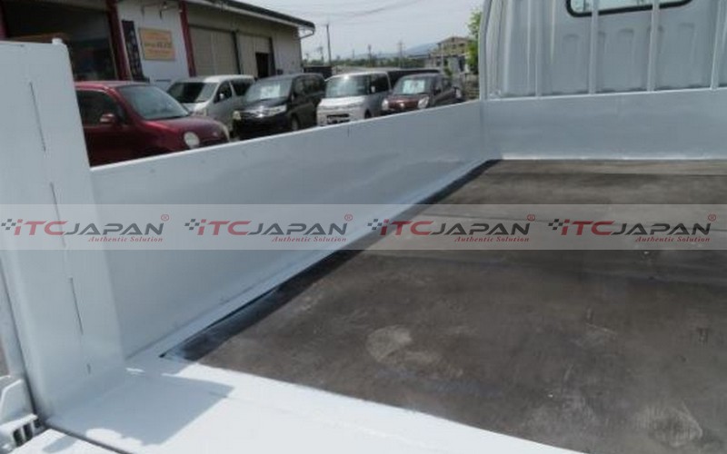 MITSUBISHI CANTER (2011)