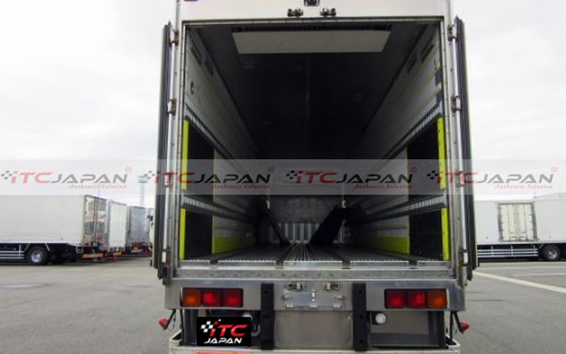 ISUZI GIGA FREEZER TRUCK  (2008)