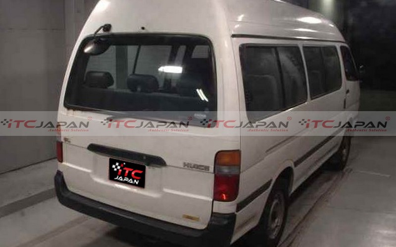 TOYOTA HIACE COMMUTER (2004)