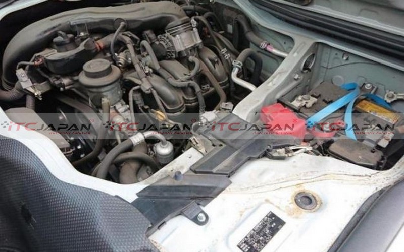 TOYOTA HIACE COMMUTER (2016)