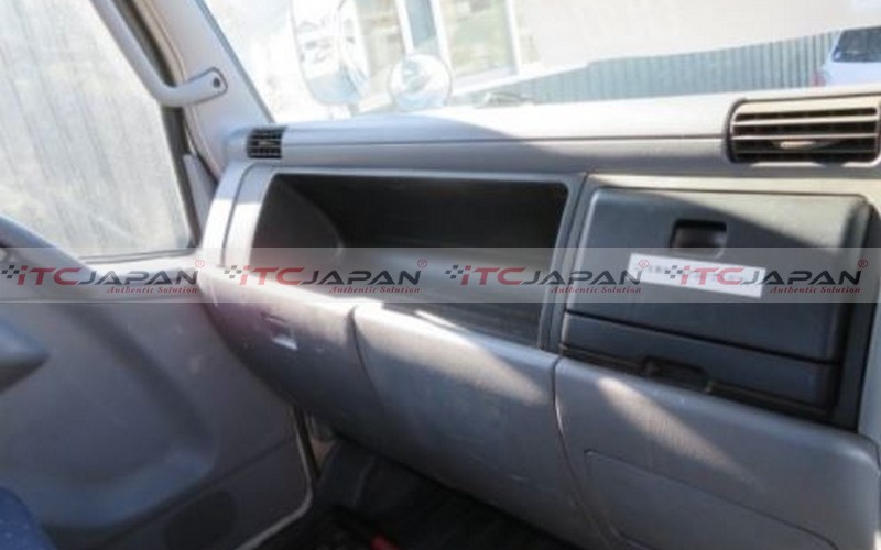MITSUBISHI CANTER (2004)