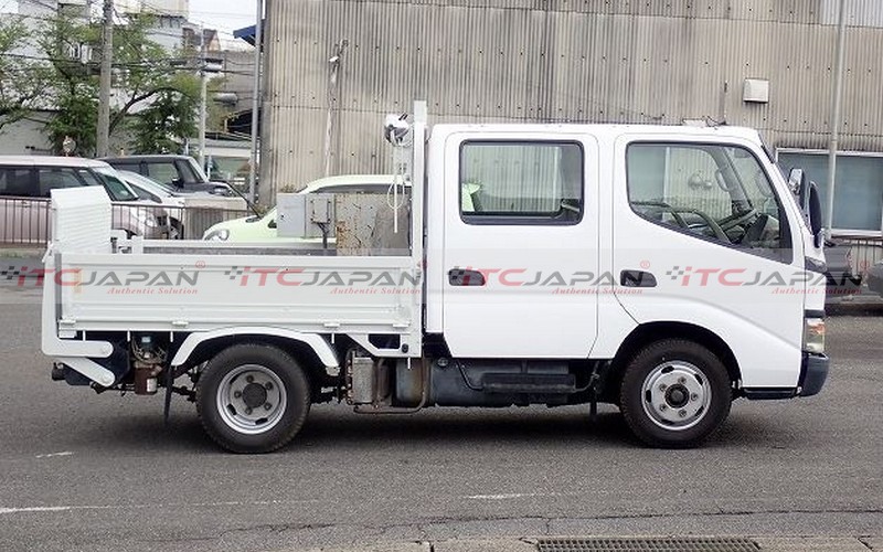 TOYOTA DYNA (2004)