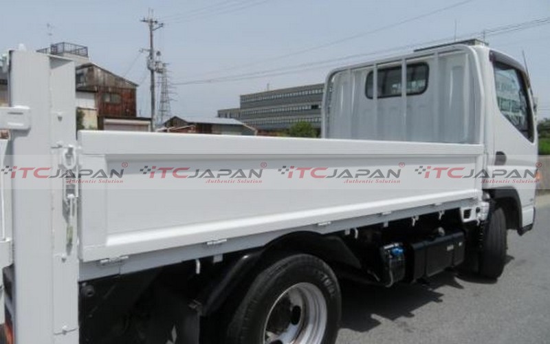 MITSUBISHI CANTER (2011)