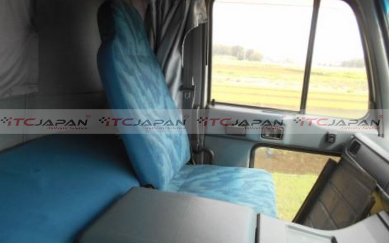 NISSAN BIG THUMB (2003)