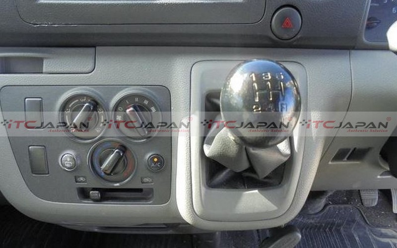 NISSAN CARAVAN VAN (2014)