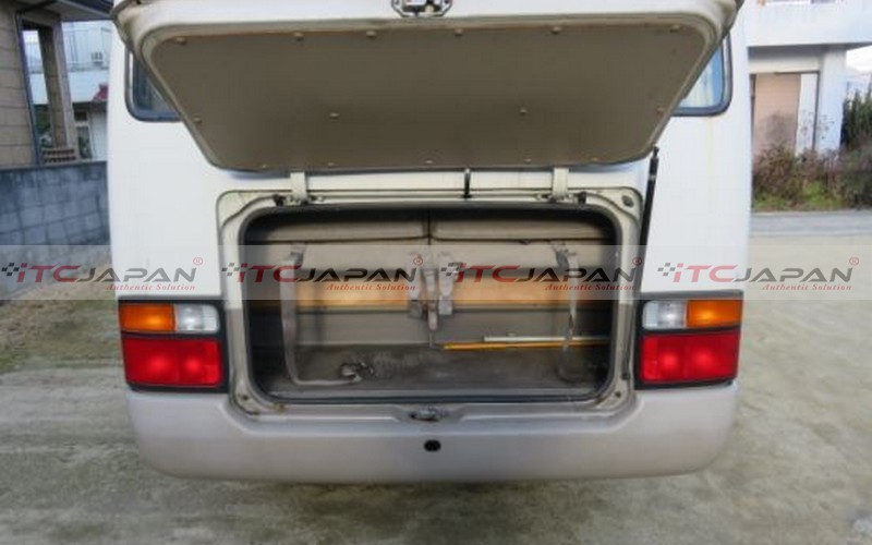 TOYOTA COASTER (1995)