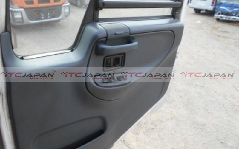 NISSAN BIG THUMB (2003)