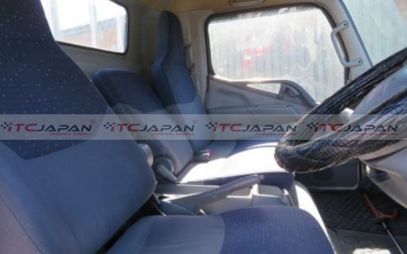 MITSUBISHI CANTER (2004)