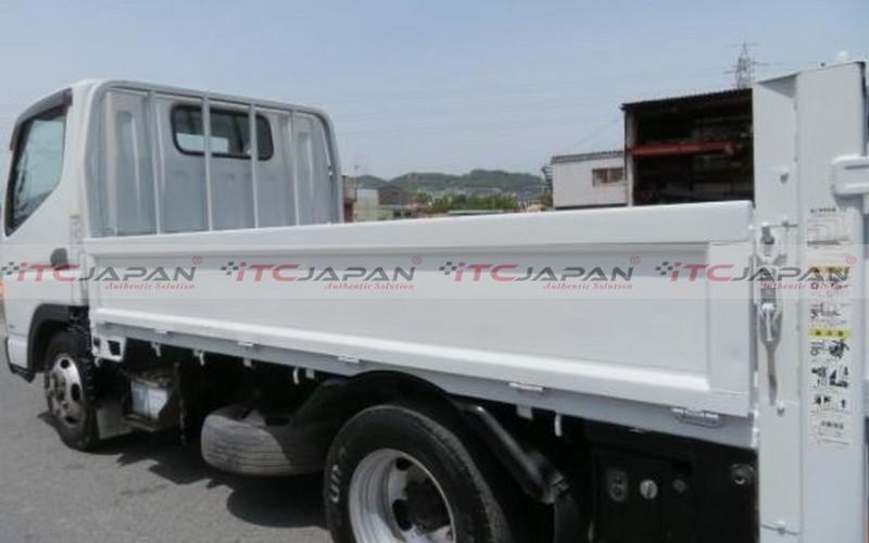 MITSUBISHI CANTER (2011)