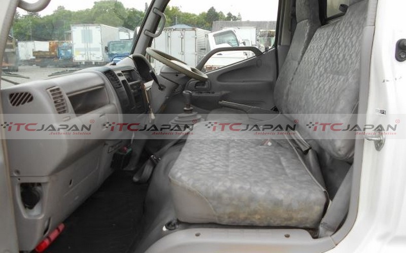 HINO DUTRO (2002)