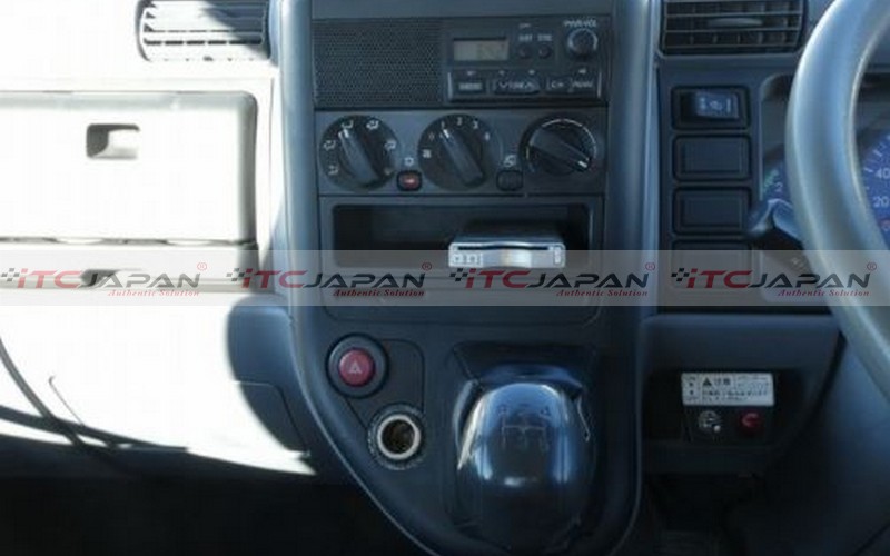 MITSUBISHI CANTER (2004)
