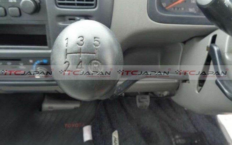 TOYOTA LITEACE TRUCK (2004)