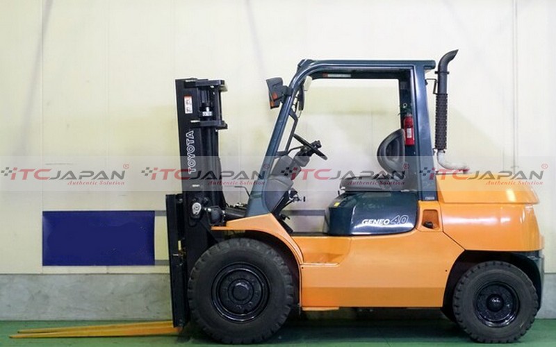 TOYOTA FORKLIFTS (2010)