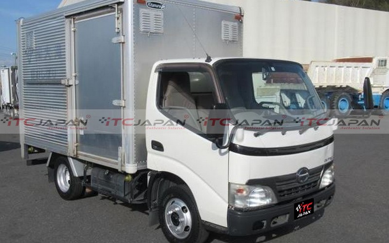 HINO DUTRO (2008)