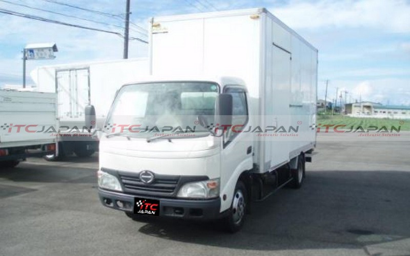 HINO DUTRO (2008)