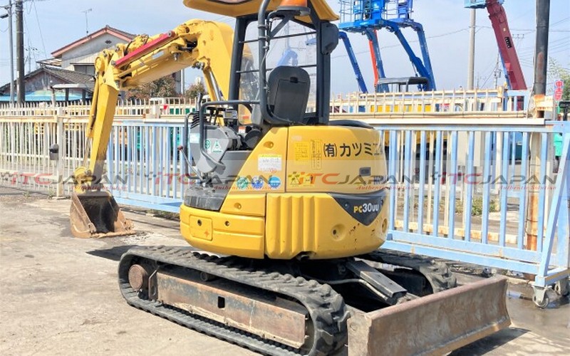 KOMATSU MINI EXCAVATORS (2011)