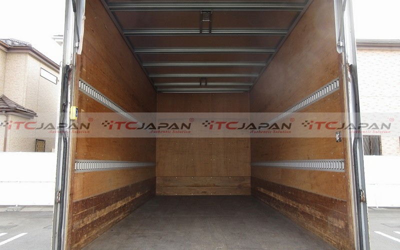 ISUZU ELF (2009)