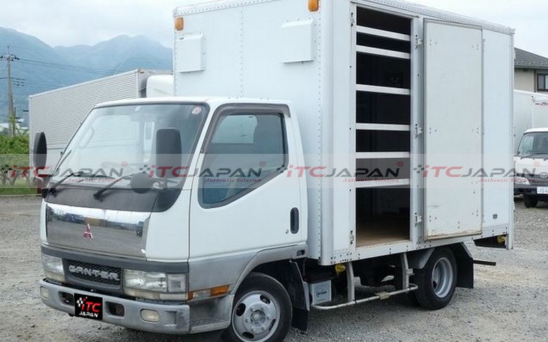 MITSUBISHI CANTER (2001)