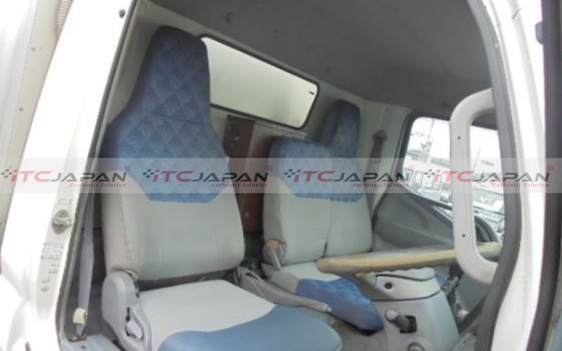 MITSUBISHI CANTER (2005)