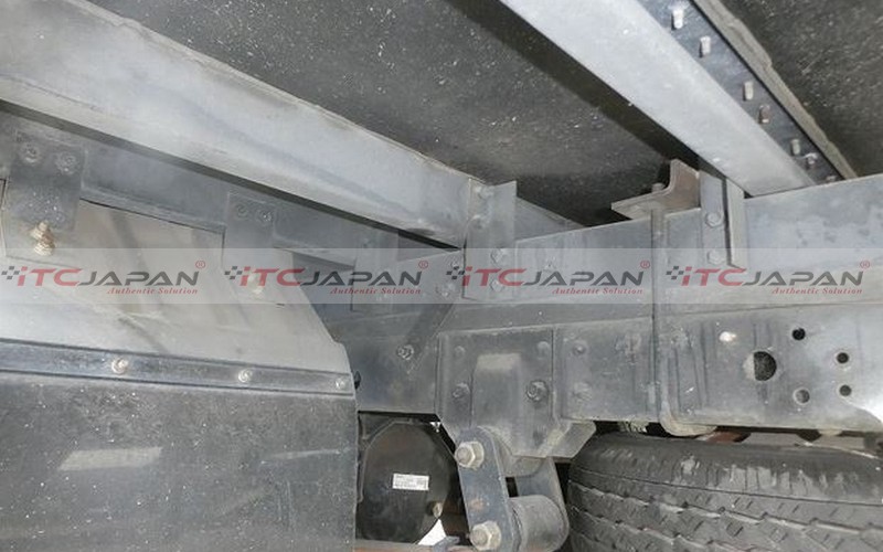 MITSUBISHI CANTER (2001)