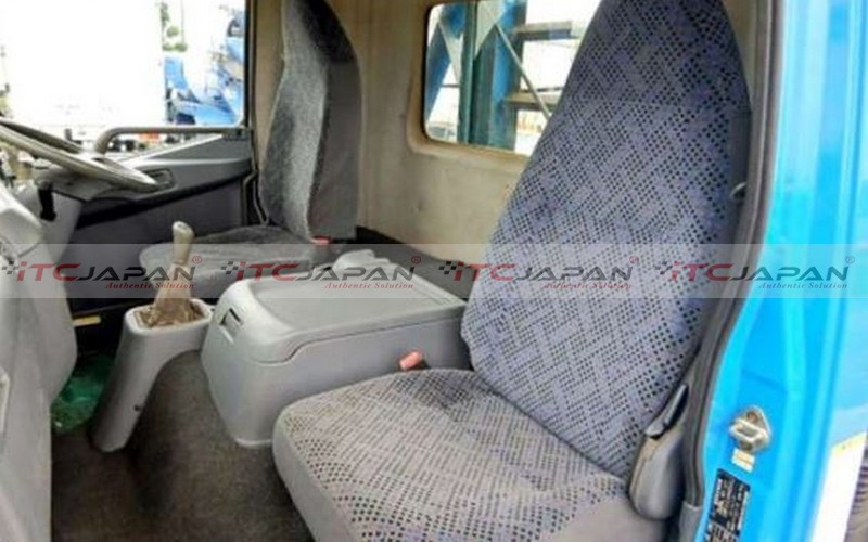 MITSUBISHI FUSO FIGHTER (2006)
