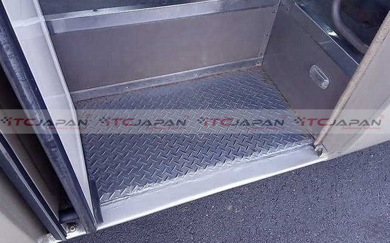 MITSUBISHI ROSA (2000)