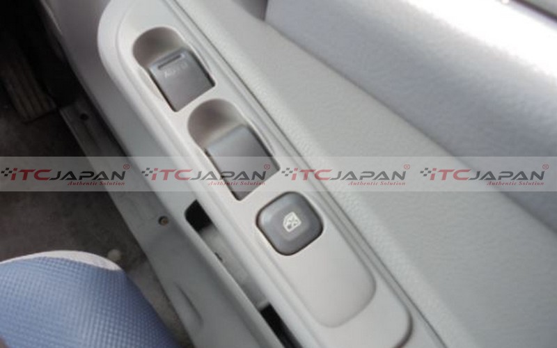 MITSUBISHI CANTER (2005)