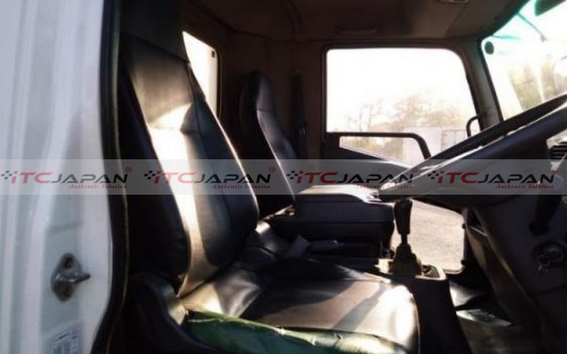 MITSUBISHI FUSO FIGHTER (2006)