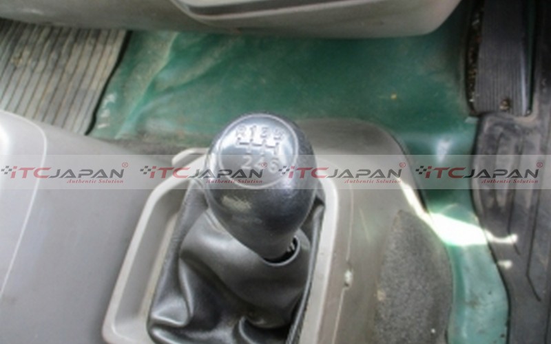 NISSAN CONDOR (2013)