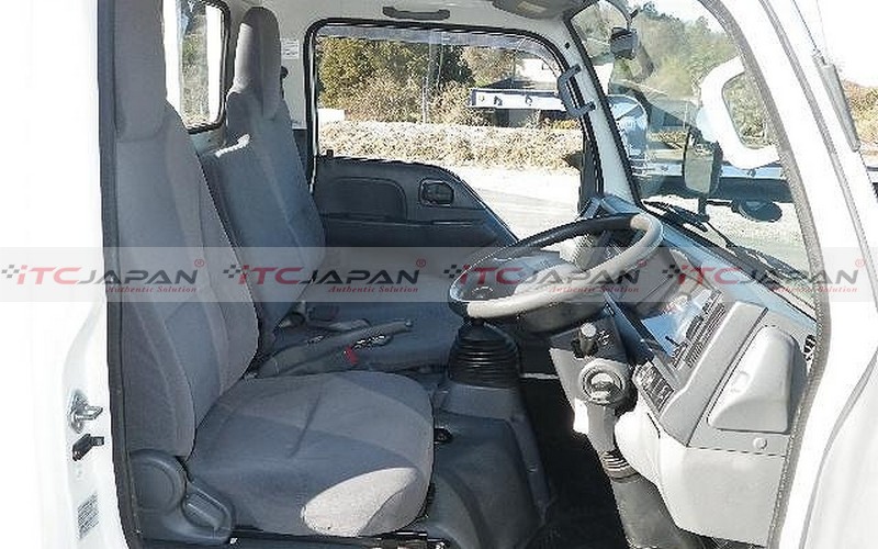 MAZDA TITAN (2011)