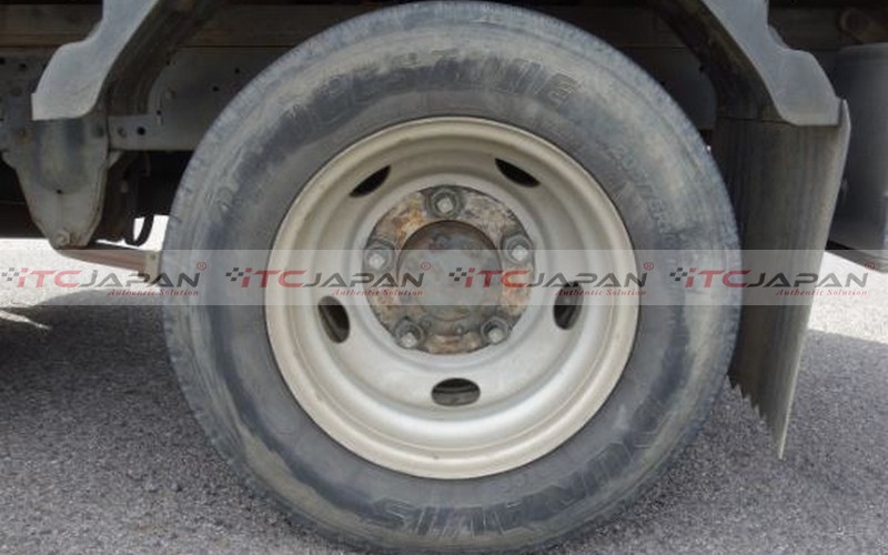 NISSAN ATLAS (2003)