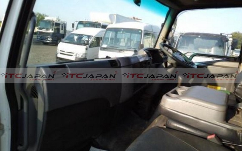 MITSUBISHI FUSO FIGHTER (2006)