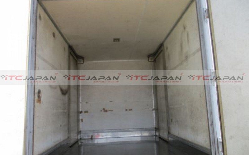 ISUZU ELF (2006)