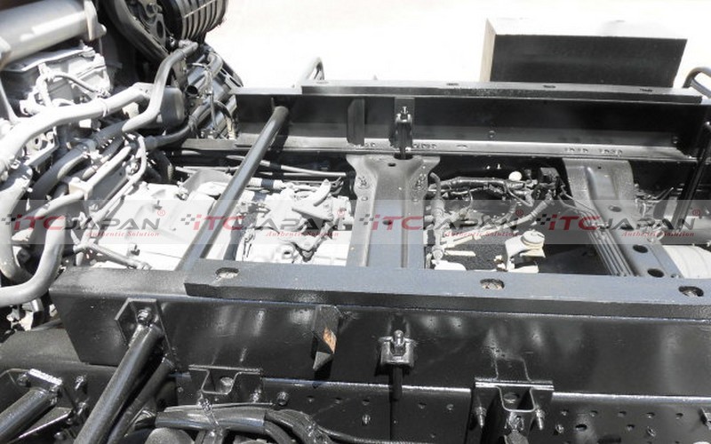 ISUZU FORWARD (2009)