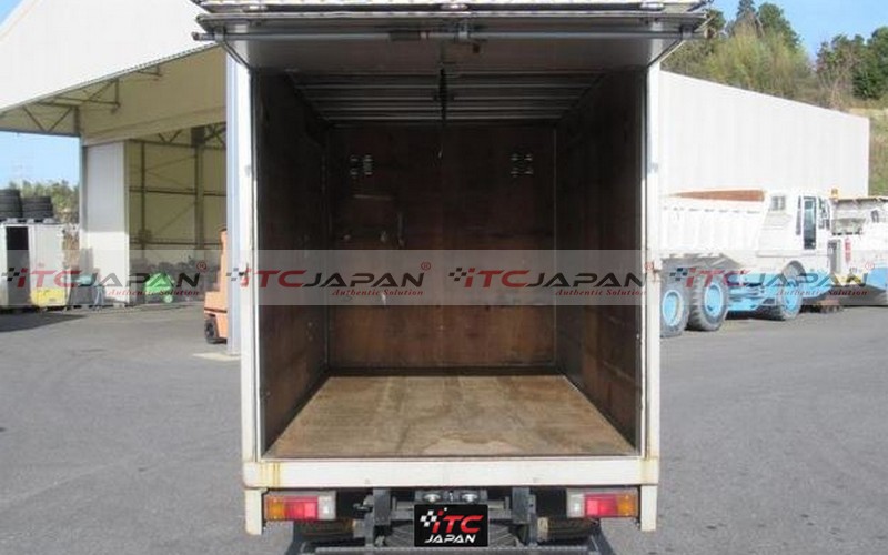 HINO DUTRO (2008)