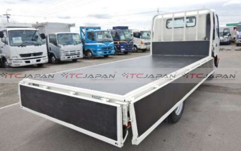 TOYOTA DYNA (2018)