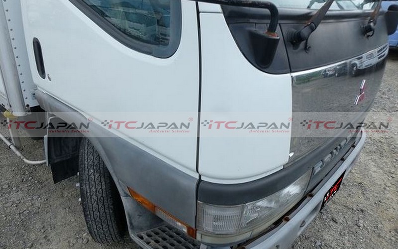 MITSUBISHI CANTER (2001)