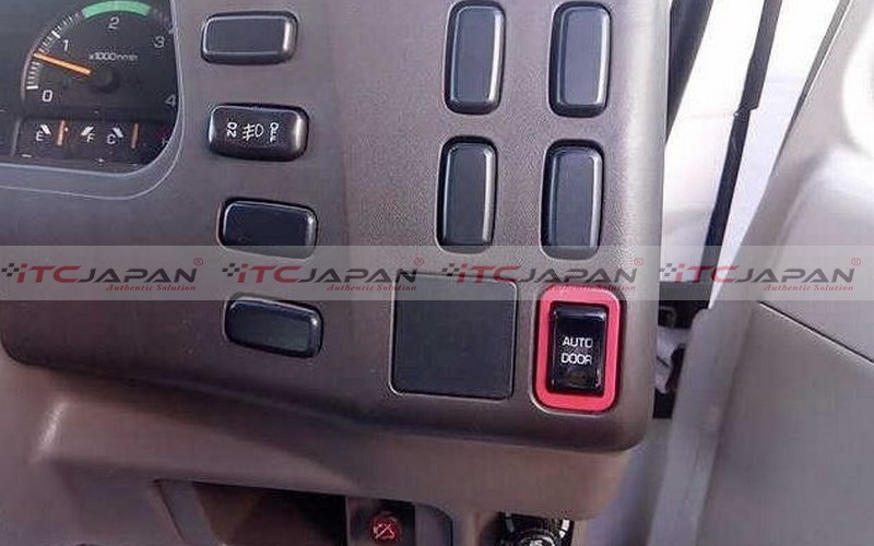 MITSUBISHI ROSA (2000)