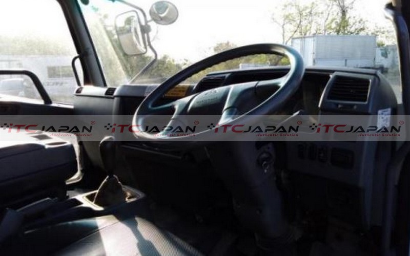 MITSUBISHI FUSO FIGHTER (2006)