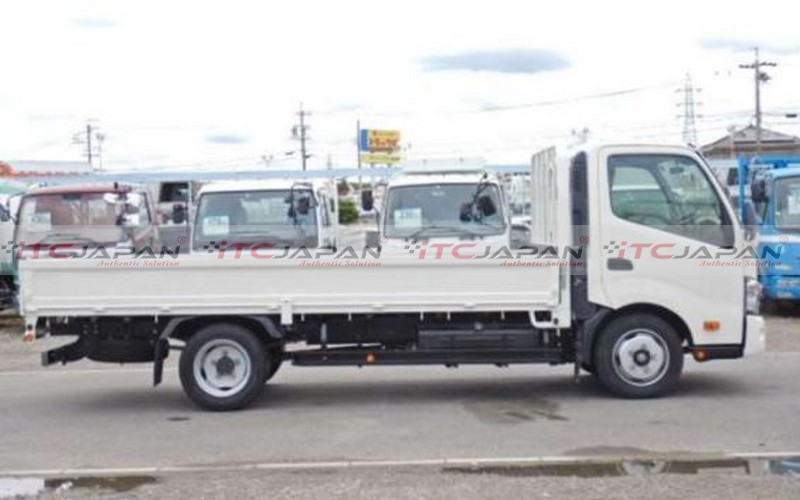 TOYOTA DYNA (2018)