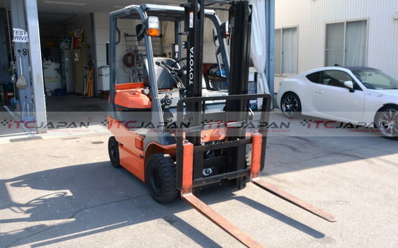 TOYOTA FORKLIFTS (2016)