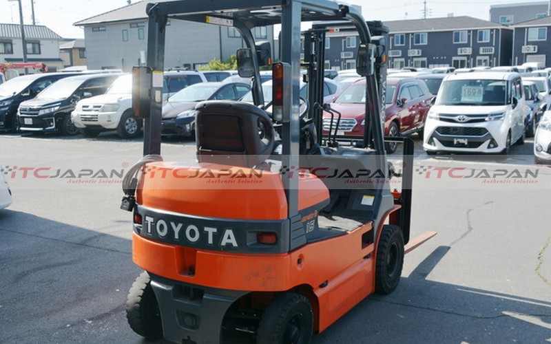 TOYOTA FORKLIFTS (2016)