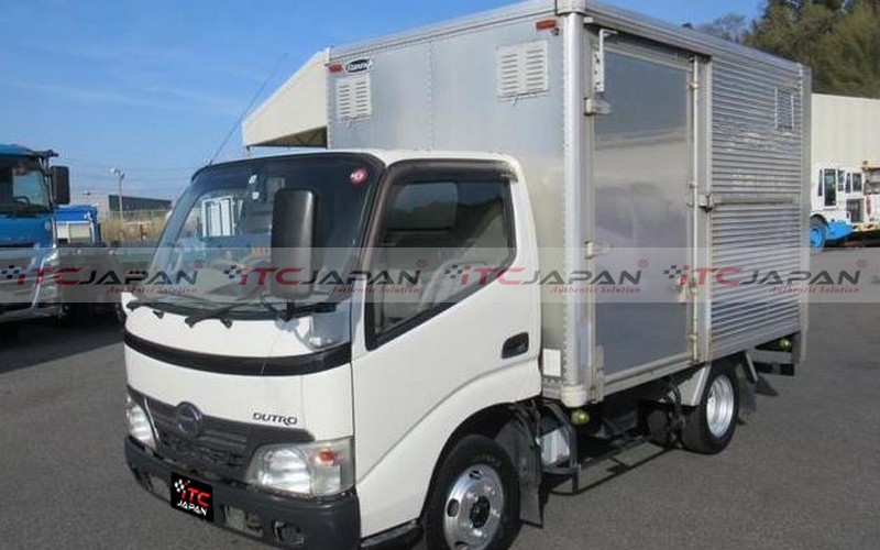 HINO DUTRO (2008)