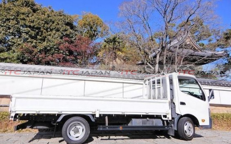TOYOTA TOYOACE (2013)