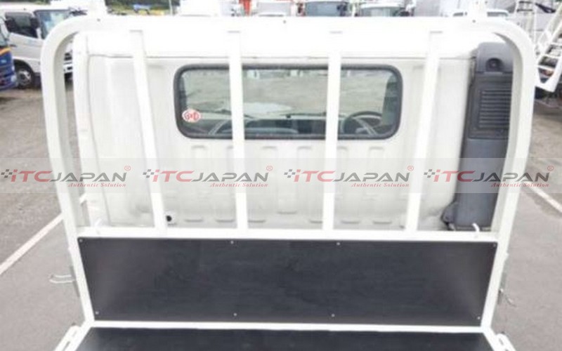 TOYOTA DYNA (2018)