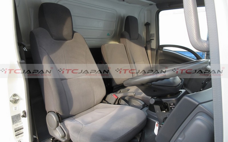 ISUZU ELF (2009)