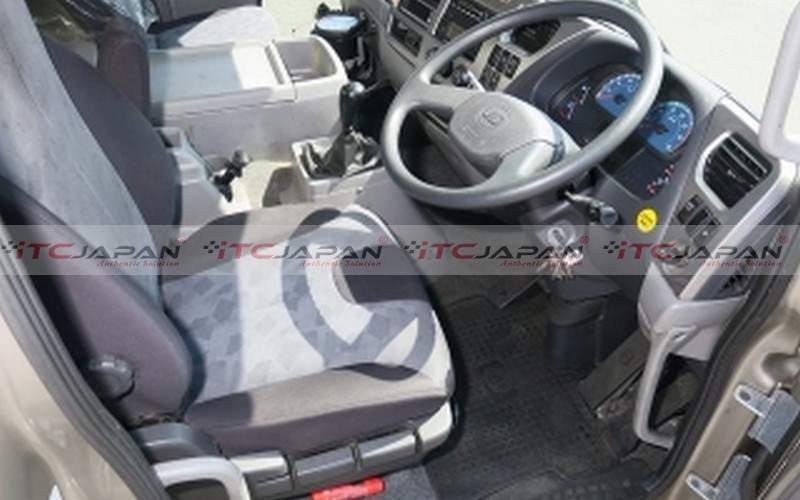 NISSAN CONDOR REFRIGERATOR (2012)